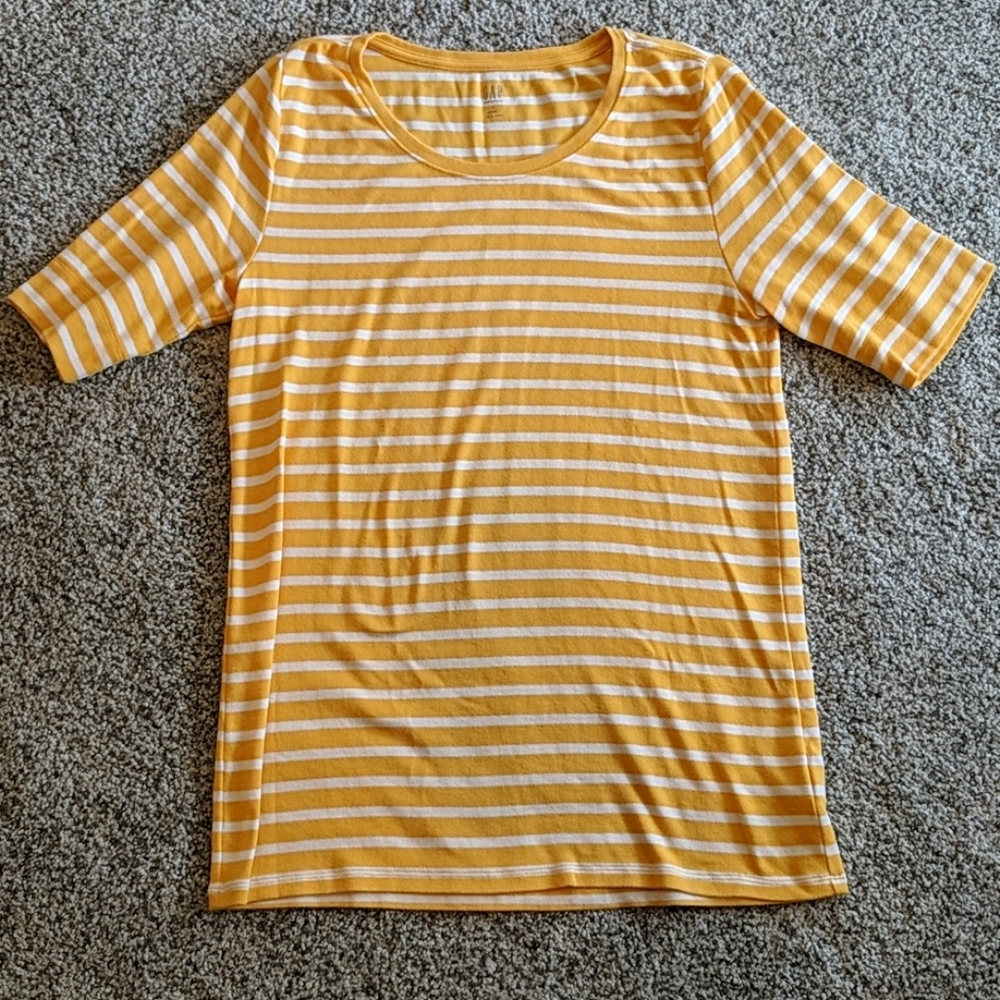 Gap maternity top